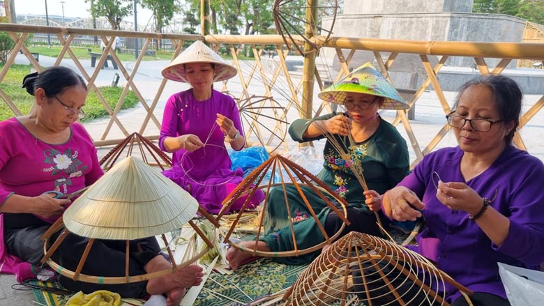 Phu Gia conical hats - vietnamese conical hat